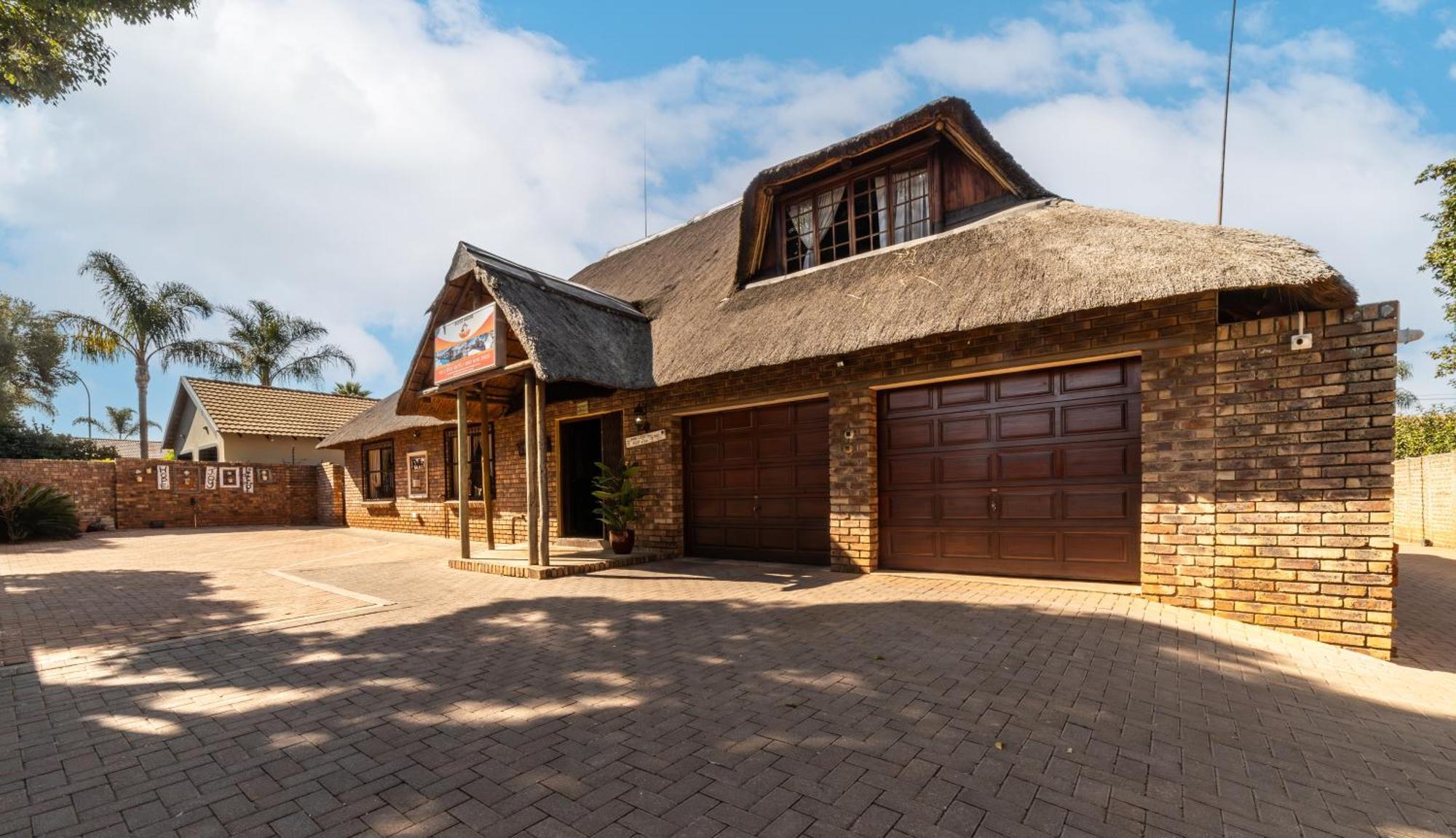 Thatch Haven Guesthouse Centurion Eksteriør bilde
