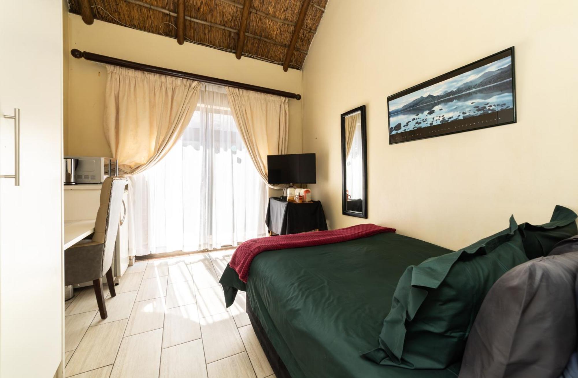 Thatch Haven Guesthouse Centurion Eksteriør bilde