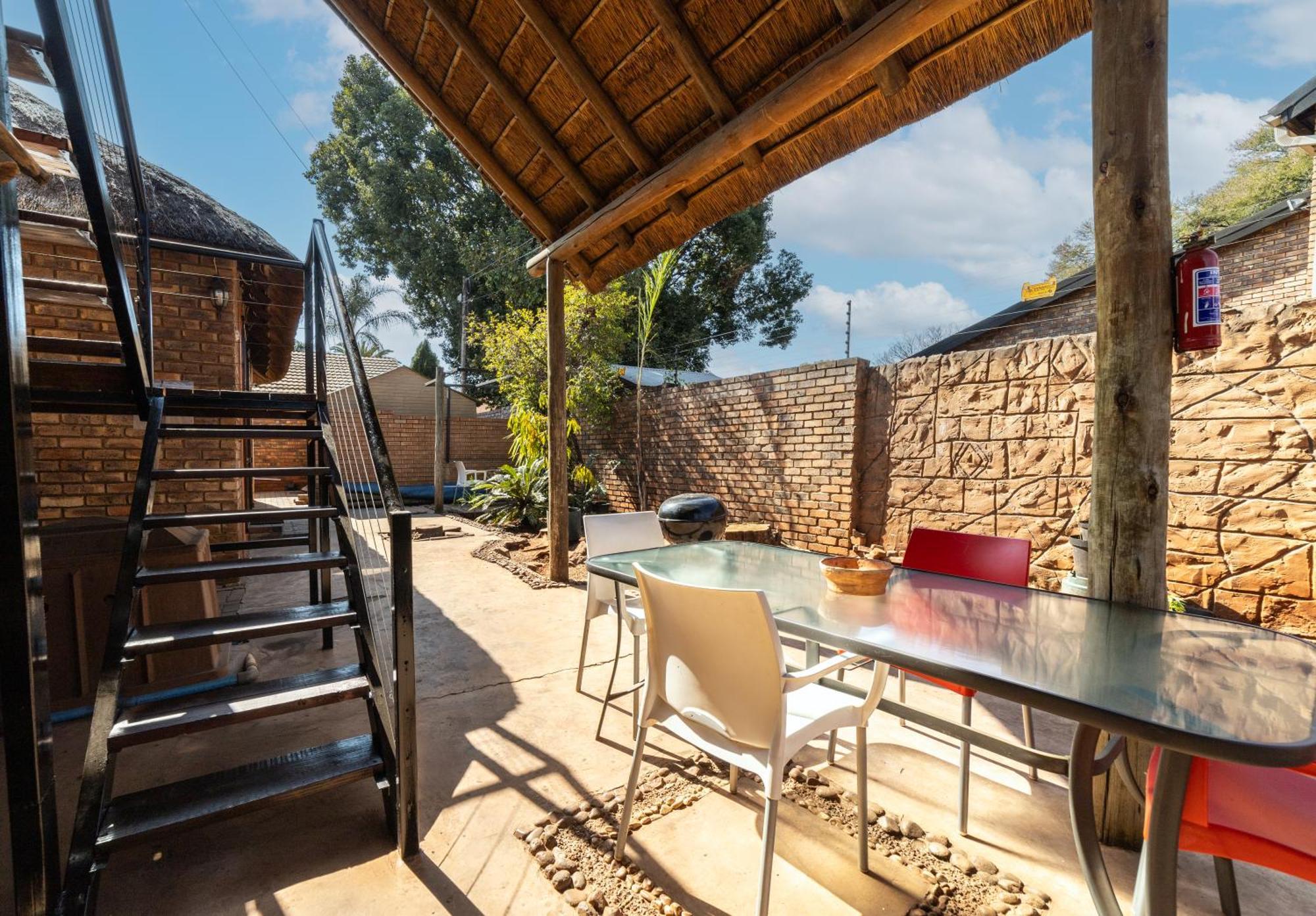 Thatch Haven Guesthouse Centurion Eksteriør bilde