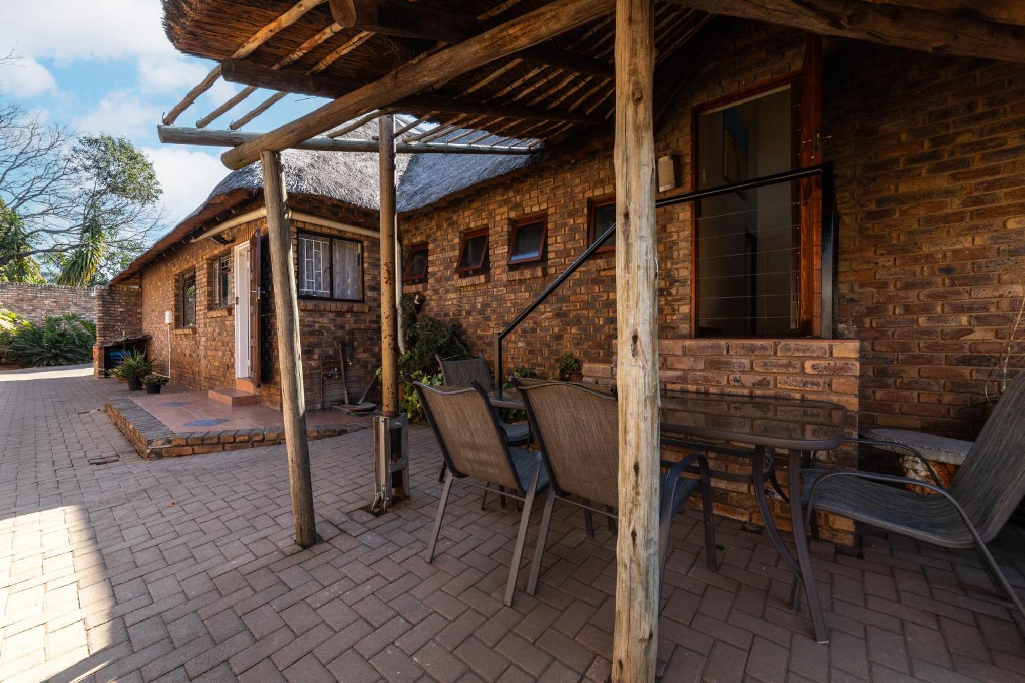 Thatch Haven Guesthouse Centurion Eksteriør bilde