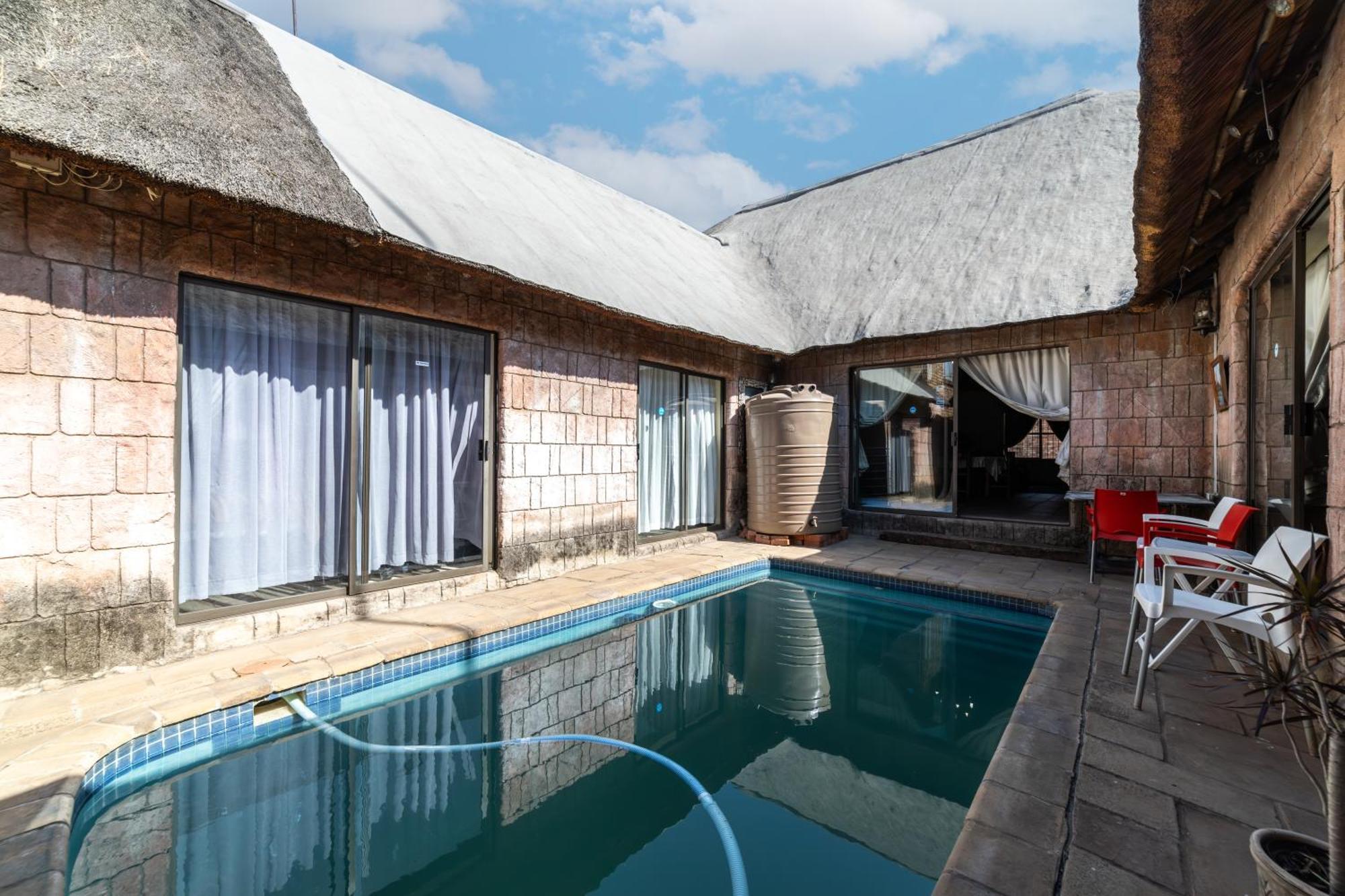 Thatch Haven Guesthouse Centurion Eksteriør bilde