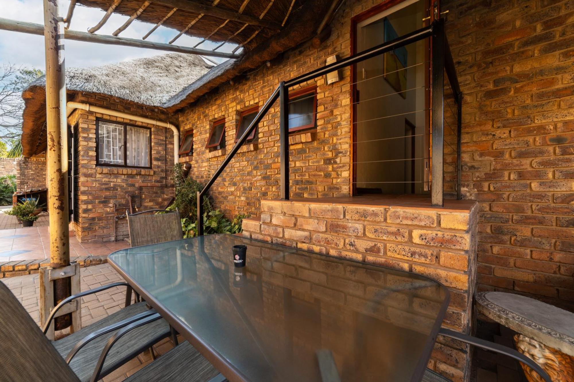 Thatch Haven Guesthouse Centurion Eksteriør bilde