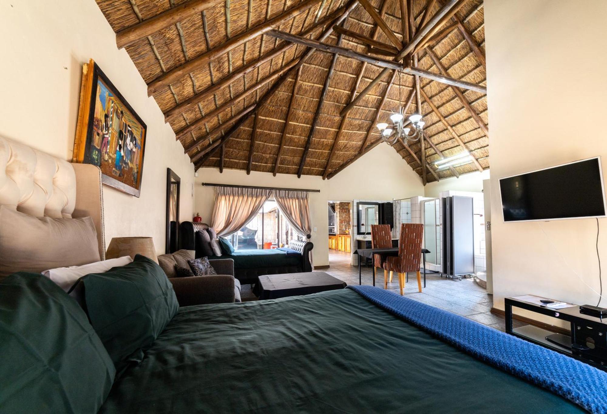 Thatch Haven Guesthouse Centurion Eksteriør bilde