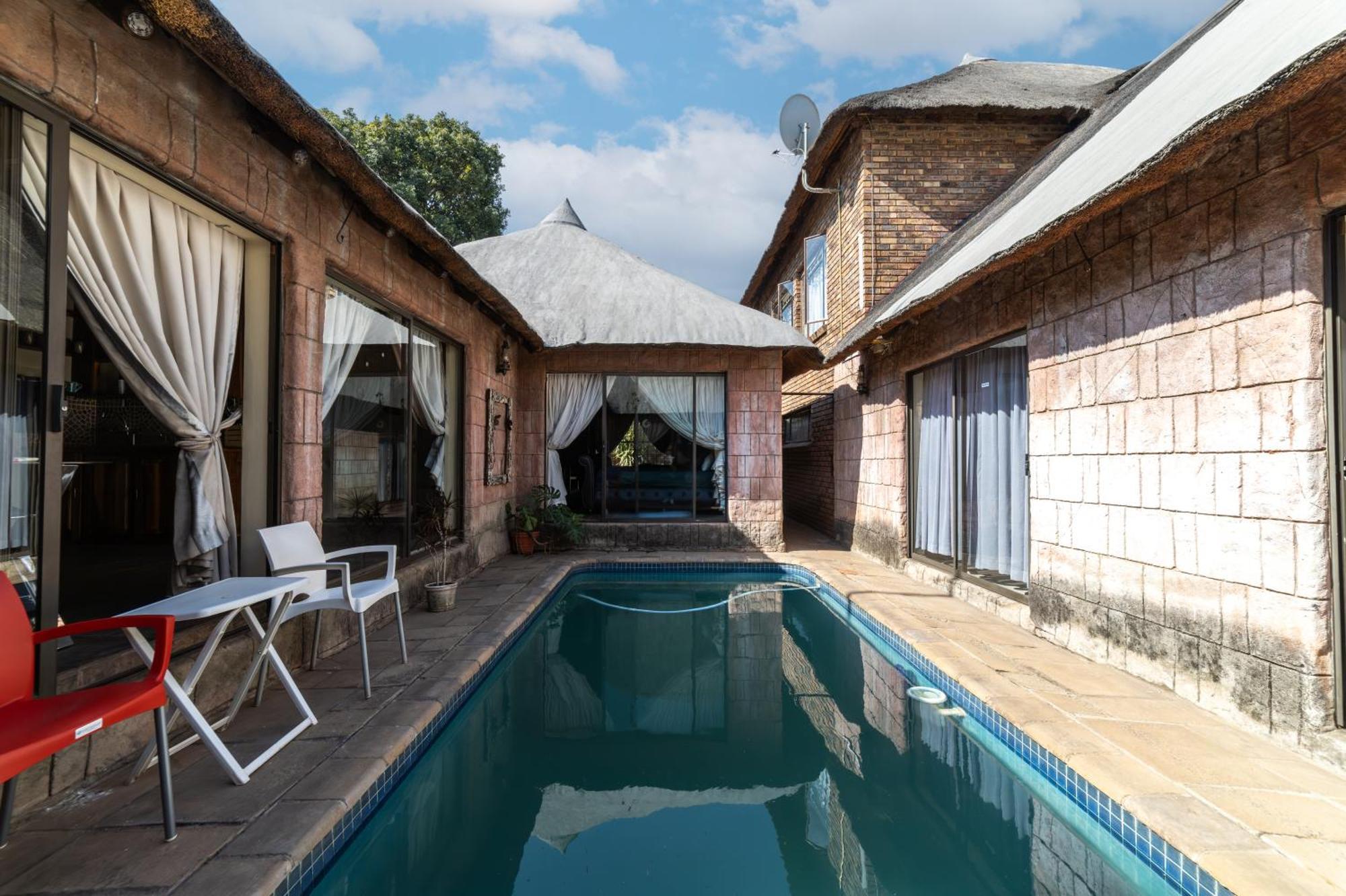 Thatch Haven Guesthouse Centurion Eksteriør bilde